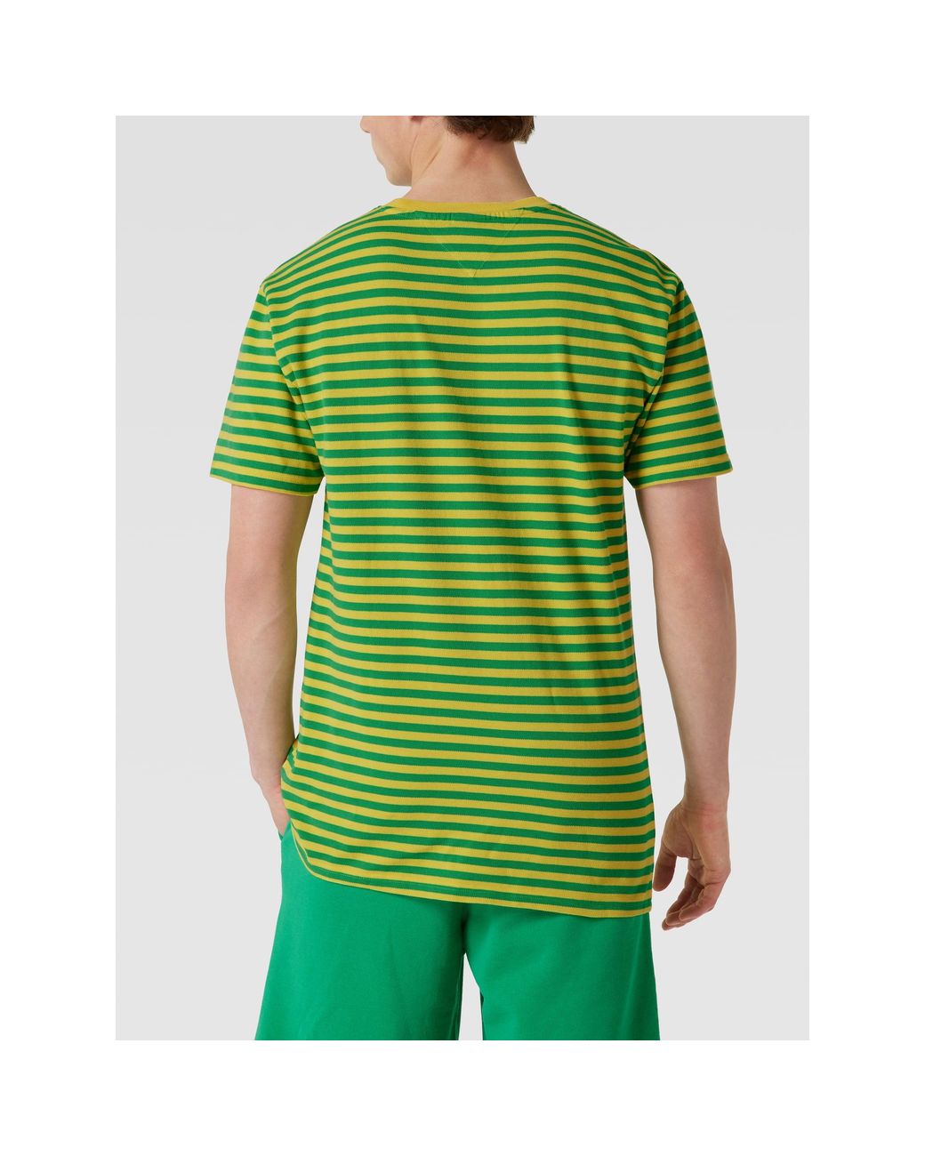 Tommy Hilfiger Denim T-Shirt mit Label-Patch in Grün für Herren | Lyst DE
