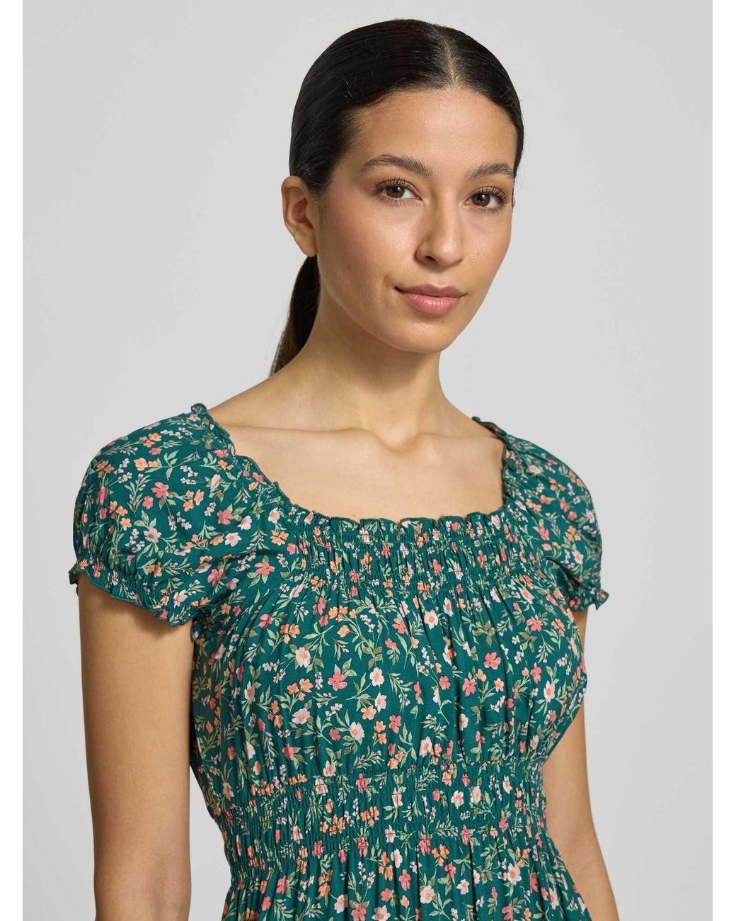 Apricot Midi-Jurk Van Viscose Met Smokdetails in het Green