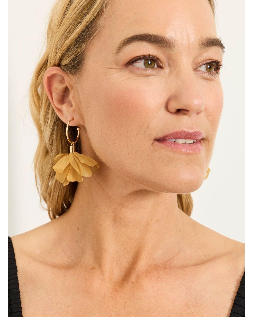 FatFace Natural Petal Hoop Earrings