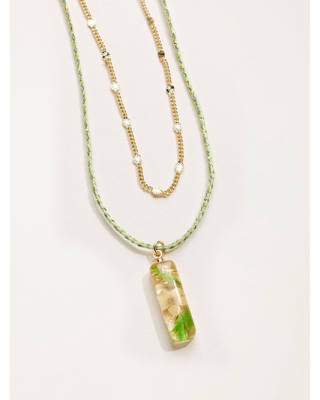 FatFace Natural Resin Flower Necklace