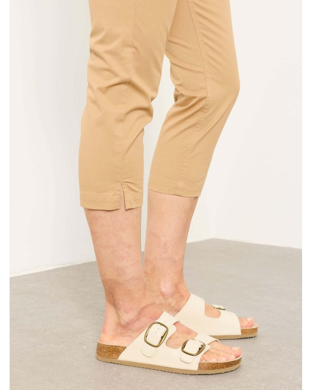 FatFace Natural Farnham Crop Chino