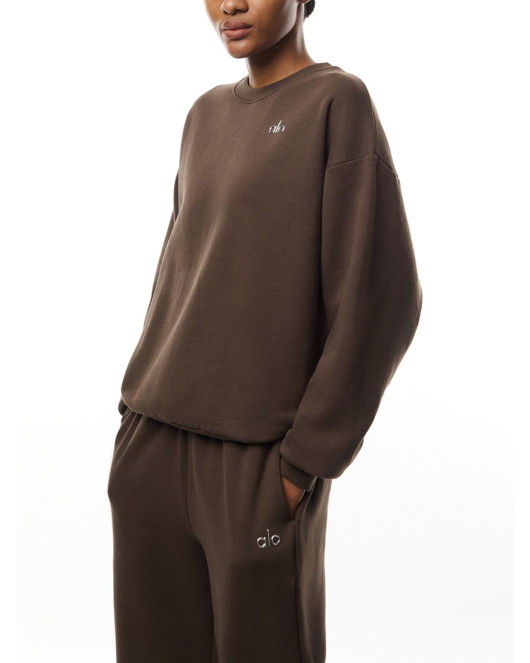 Alo Yoga Accolade Crew Neck Pullover in Brown | Lyst UK