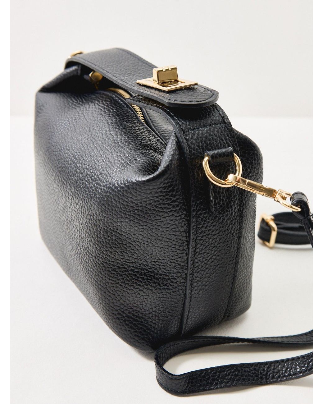 Marlon Black Saza Shoulder Bag