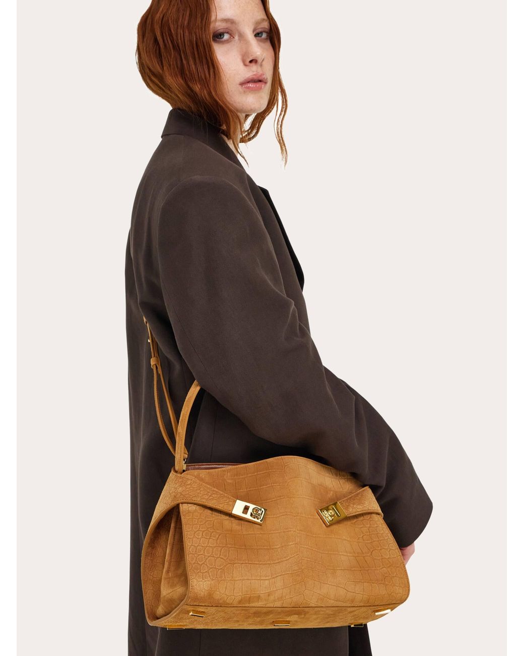 Ferragamo Natural Hug Soft Shoulder Bag (M)