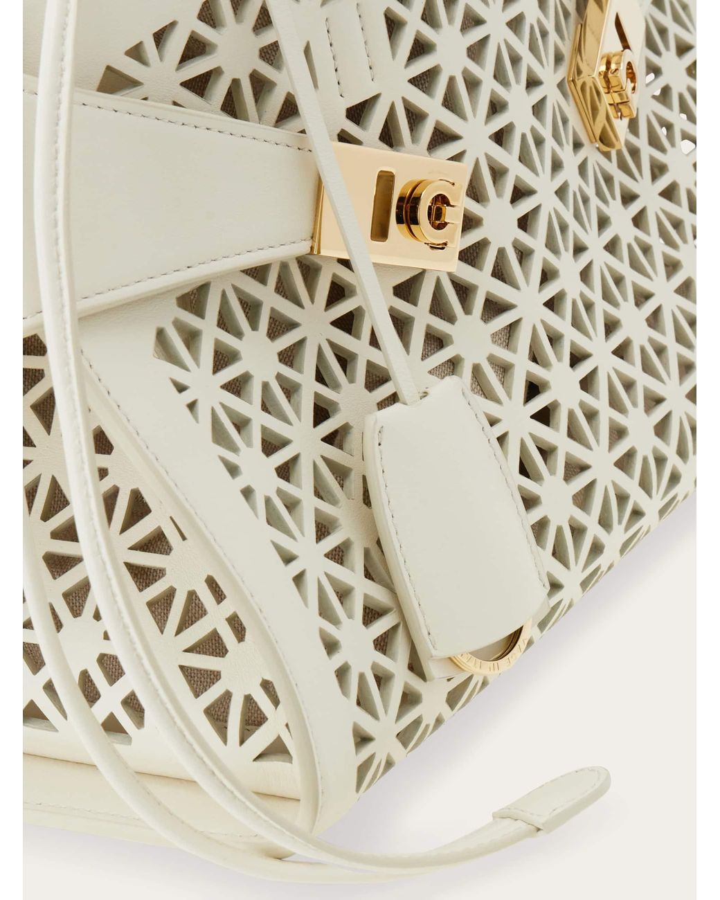 Ferragamo Natural Hug Handbag (M)