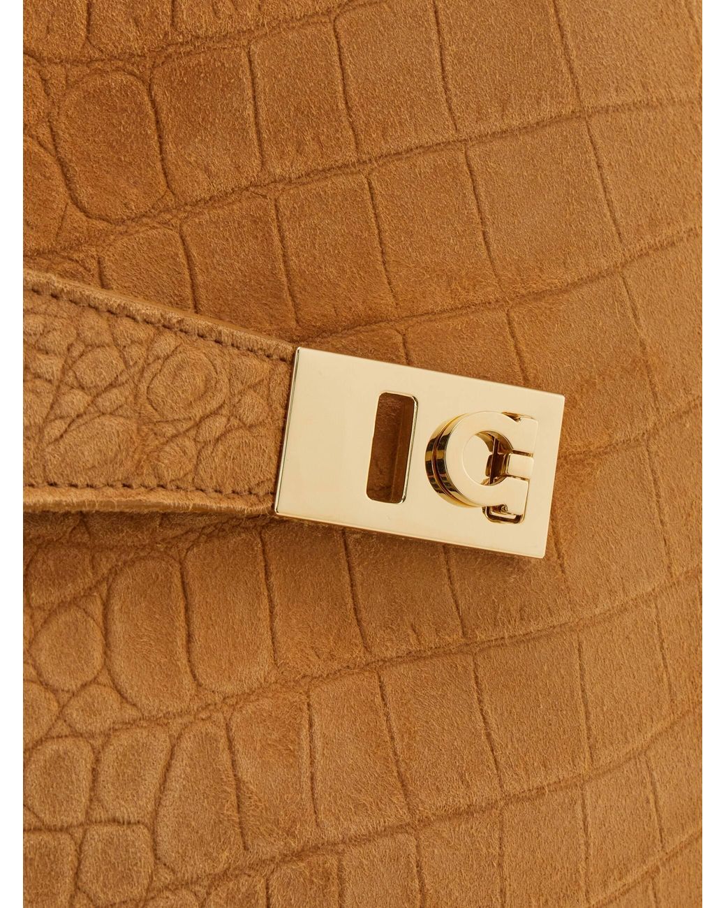 Ferragamo Natural Hug Soft Shoulder Bag (M)