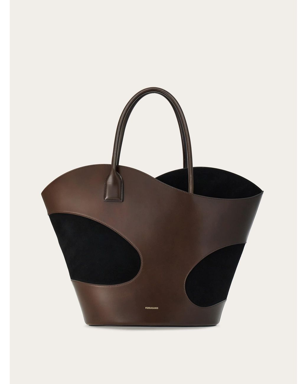 【関税&送料込】Salvatore Ferragamo Two-Tone Cut Out L Shoul Ferragamo Bolso Tote Con Cut Out (l) in Black | Lyst