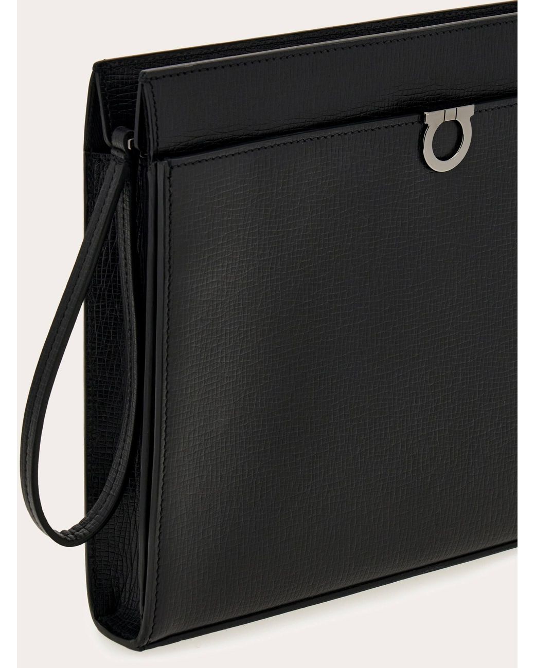 Uomo Pouch Gancini di Ferragamo in Black da Uomo