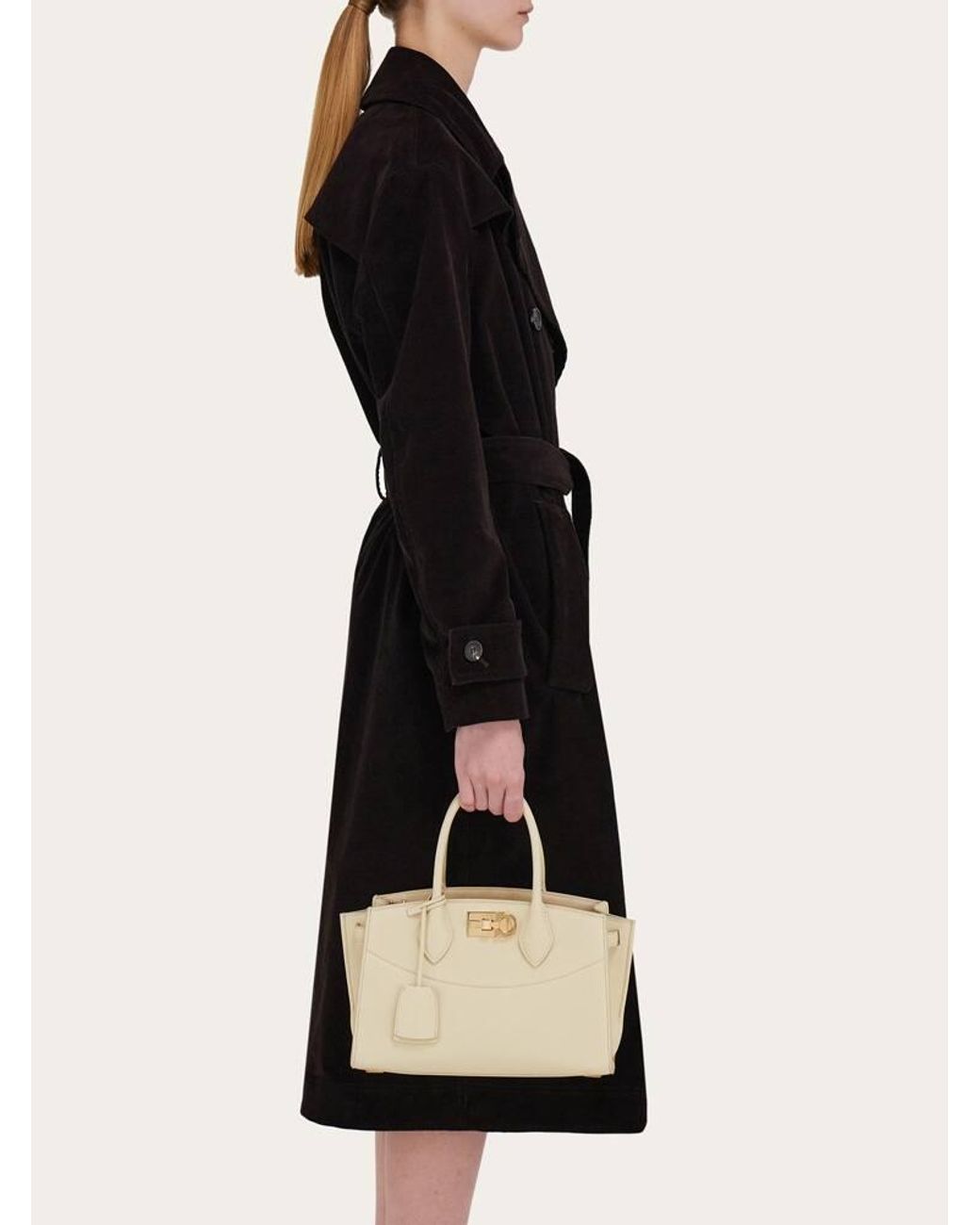 Donna New Studio Soft Bag (M) di Ferragamo in Natural