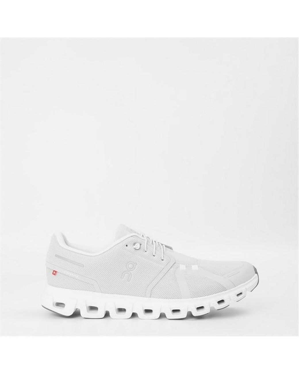 On Shoes White Cloud 6 Running Shoes for men