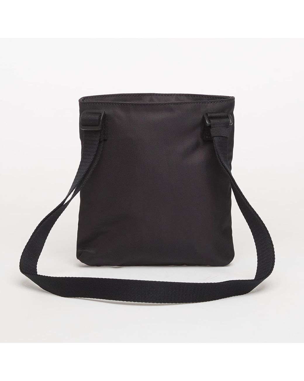 Borsa Bold Flatpack di Calvin Klein in Black