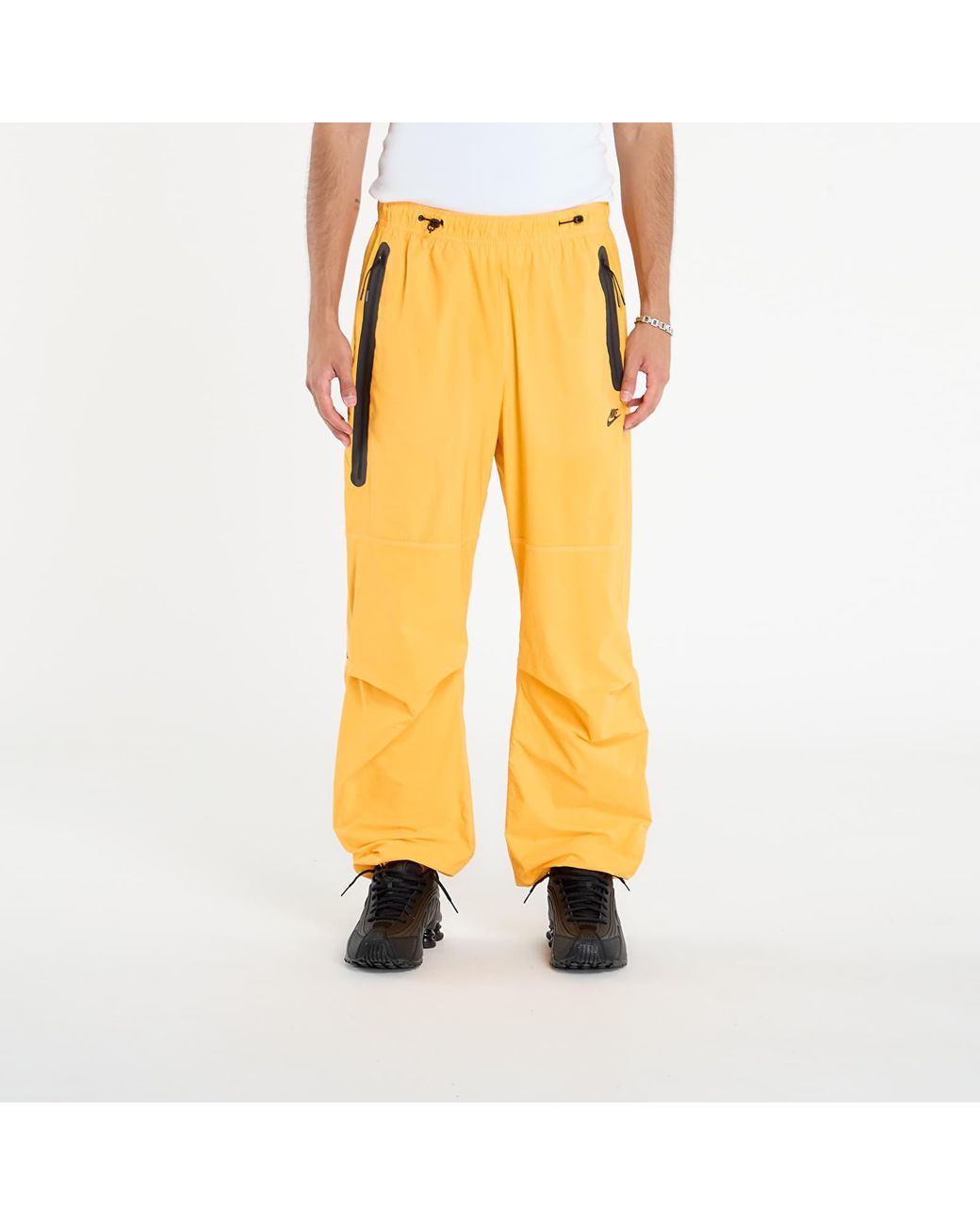 Nike Broeken Tech Woven Pants in het Yellow voor heren