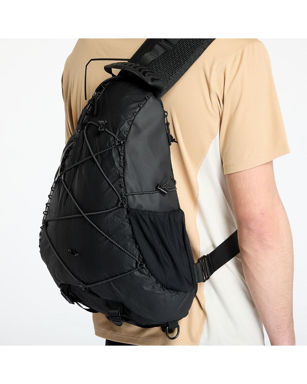 l*8様 BLACK OAKLEY LATITUDE SLING PACK BA OAKLEY LATITUDE SLING PACK Black Mens Backpack Oakley
