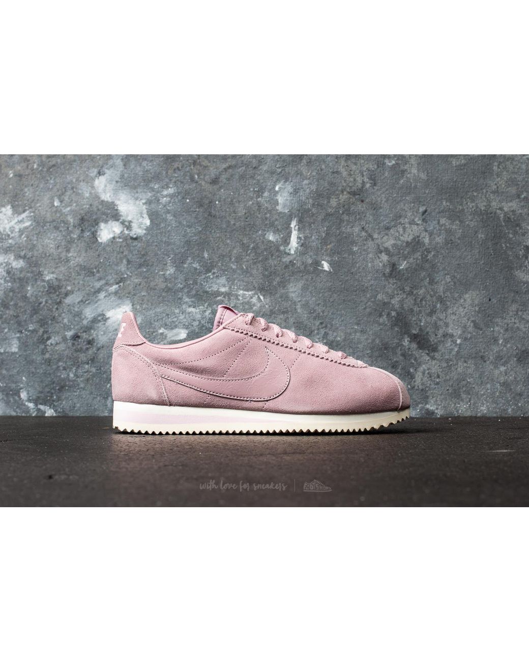 Nike Wmns Classic Cortez Suede Elemental Rose/ Elemental Rose in Pink | Lyst