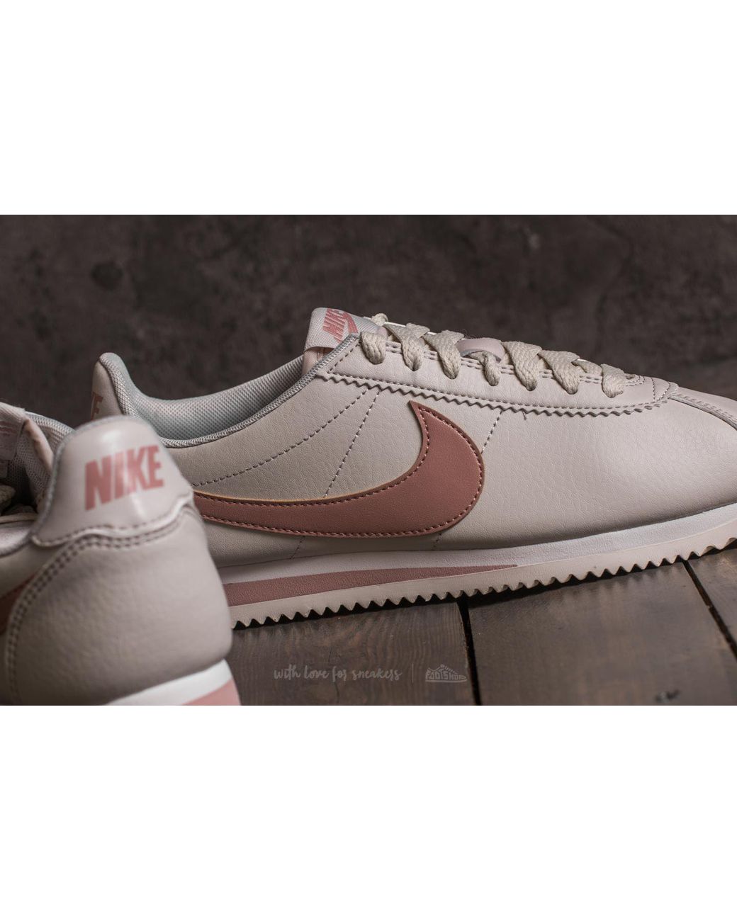 Nike Wmns Classic Cortez Leather Light Bone/ Particle Pink | Lyst