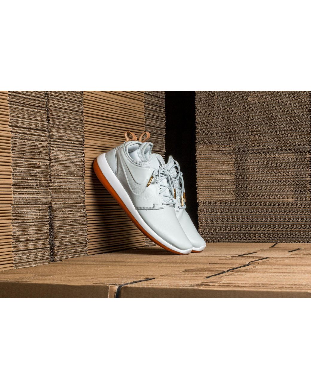 nike roshe two leather premium