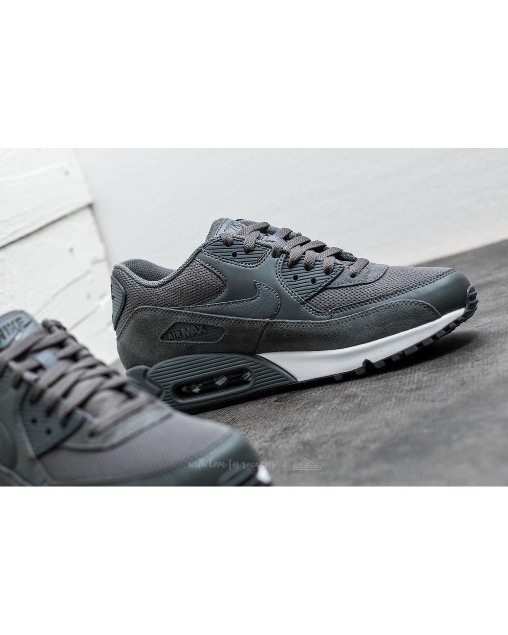 Nike Air Max 90 Essential Dark Grey/ Dark Grey-black in Gray for Men | Lyst
