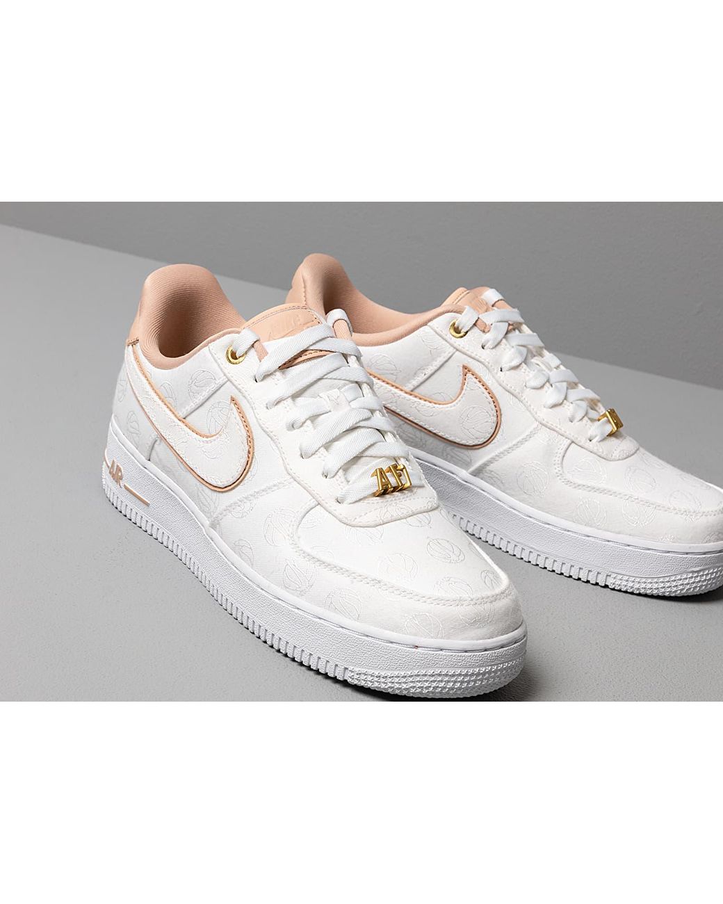Nike Wmns Air Force 1 '07 Lx White/ Bio Beige-white-metallic Gold | Lyst