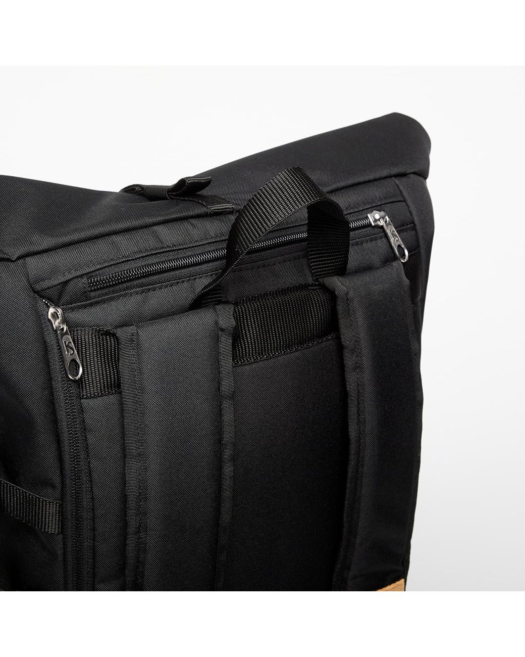 Zaino Hatchet Rolltop di Jansport in Black