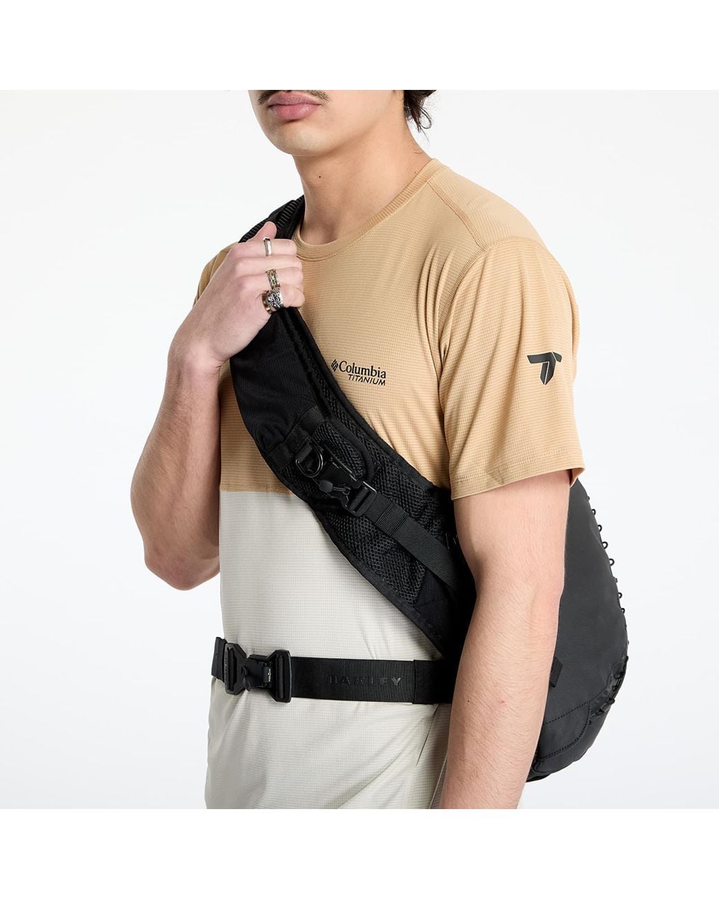 l*8様 BLACK OAKLEY LATITUDE SLING PACK BA Oakley Latitude Sling Pack 12L - Men's | Altitude Sports