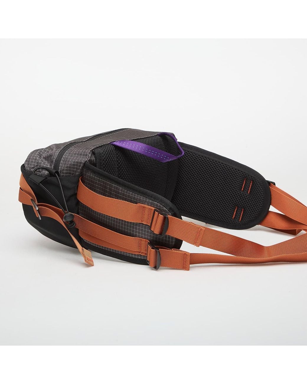 Sac banane equipment hip bag universal Brain Dead en coloris Pink