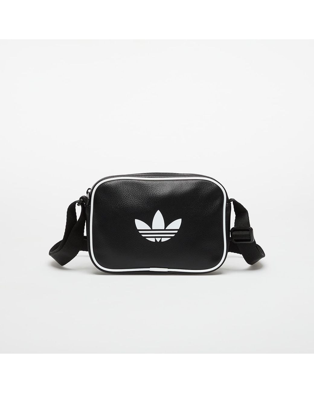 Sac adidas adicolor classic mini airliner 1,5 l Adidas Originals en coloris Black