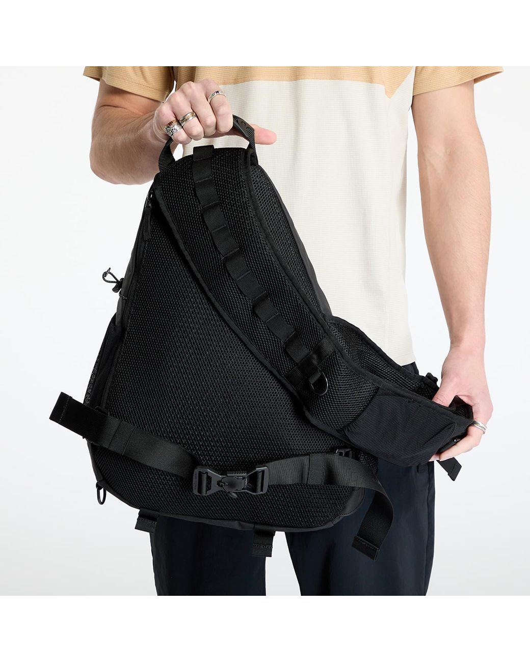 Oakley Latitude Sling Pack in Black | Lyst
