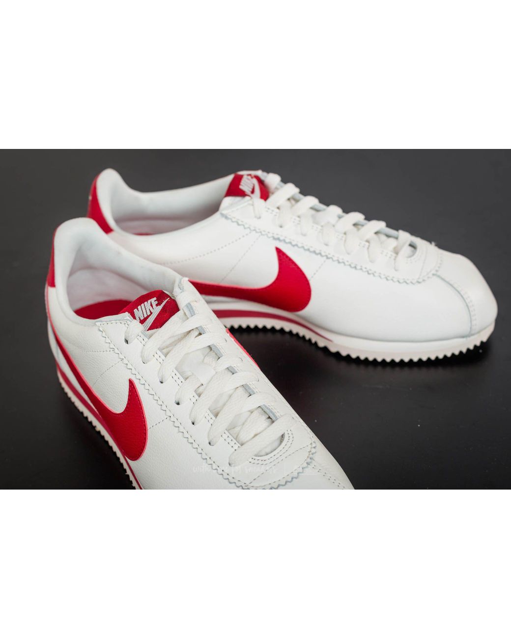 Nike Classic Cortez Leather Se Sail/ Gym Red for Men | Lyst