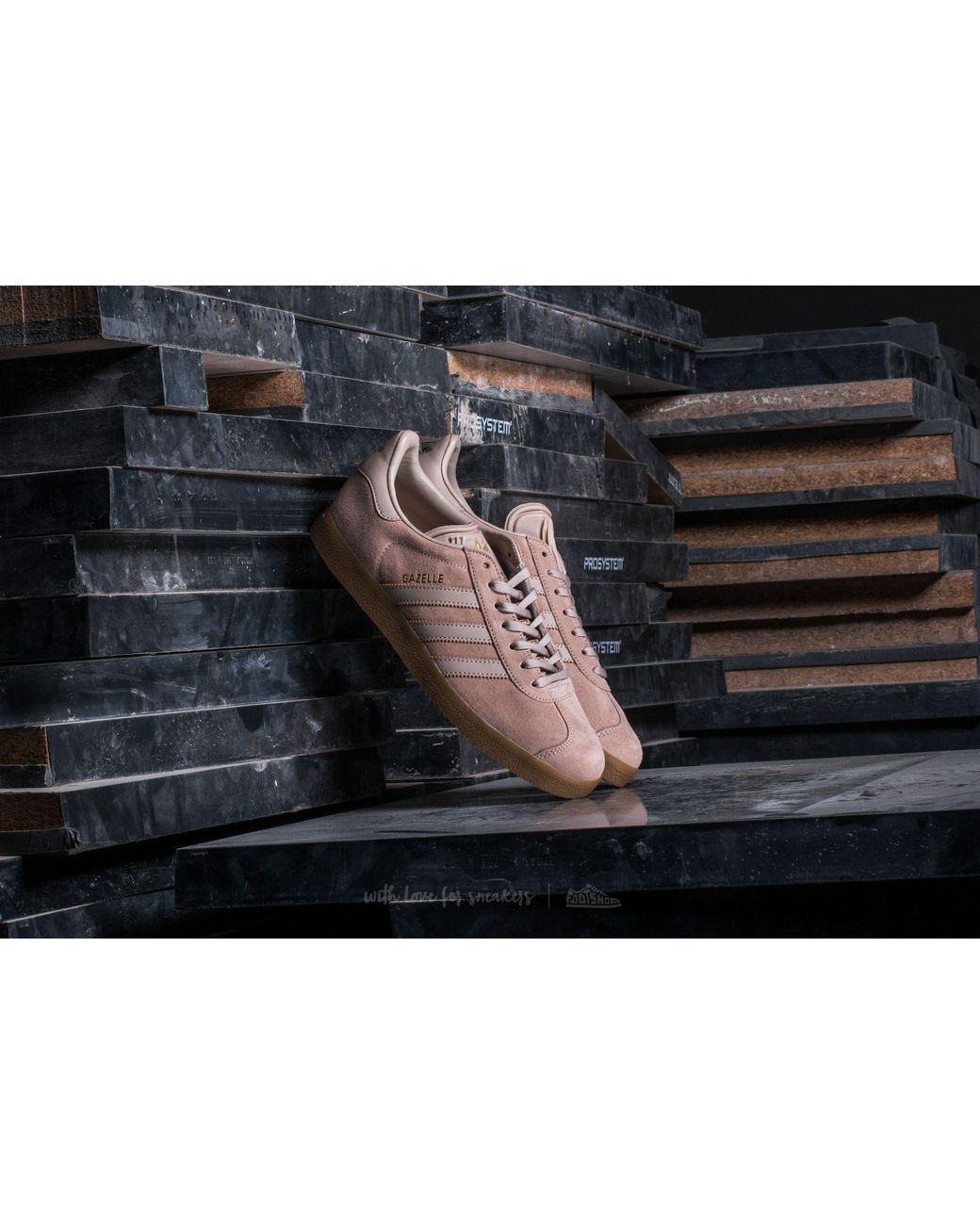 adidas gazelle clay brown