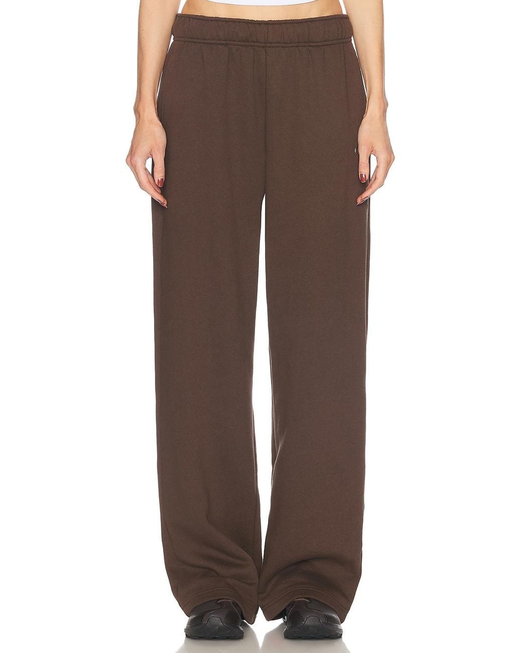 Alo Yoga Accolade Straight Leg Sweatpant in Brown | Lyst
