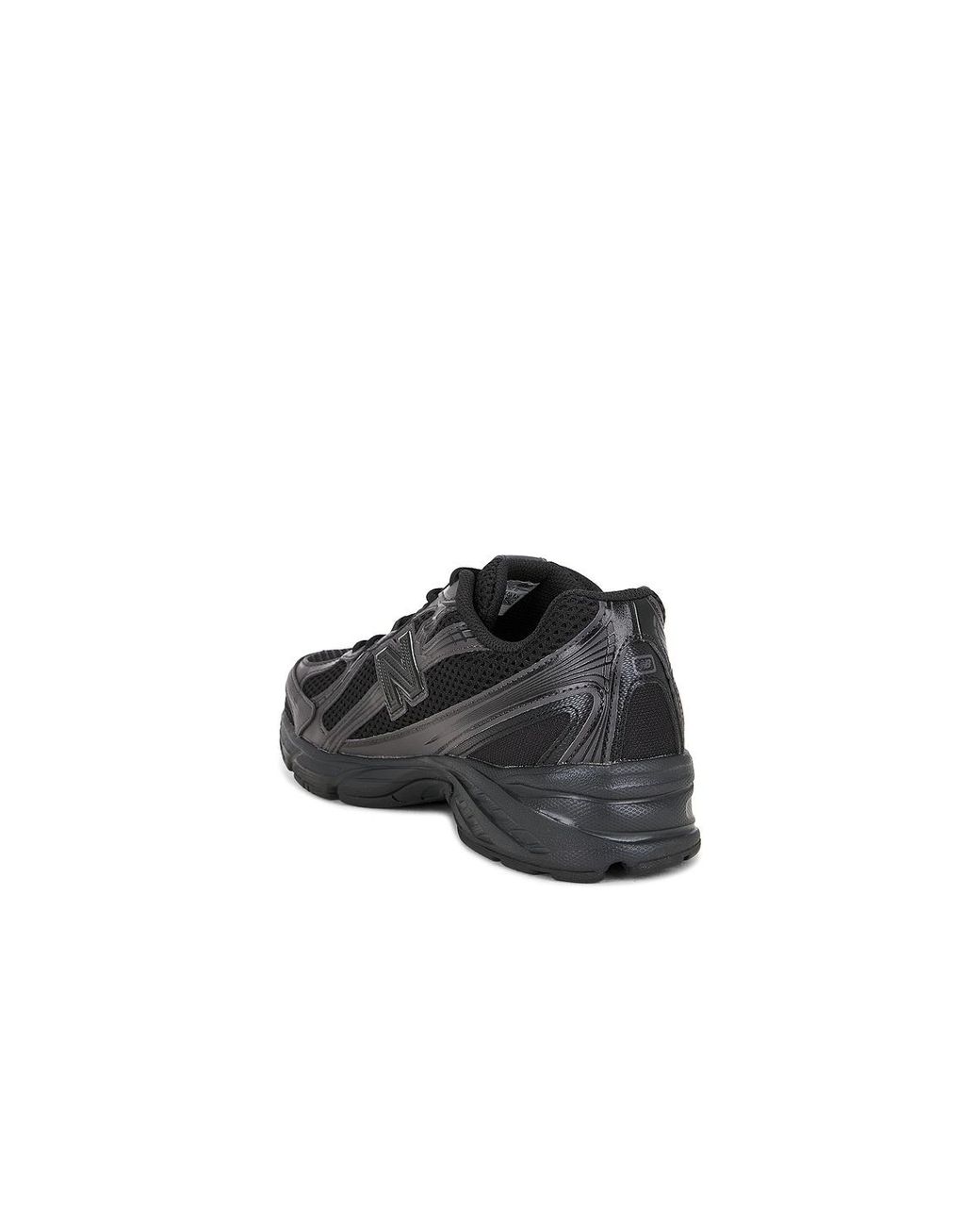 New Balance Black U740Bo2