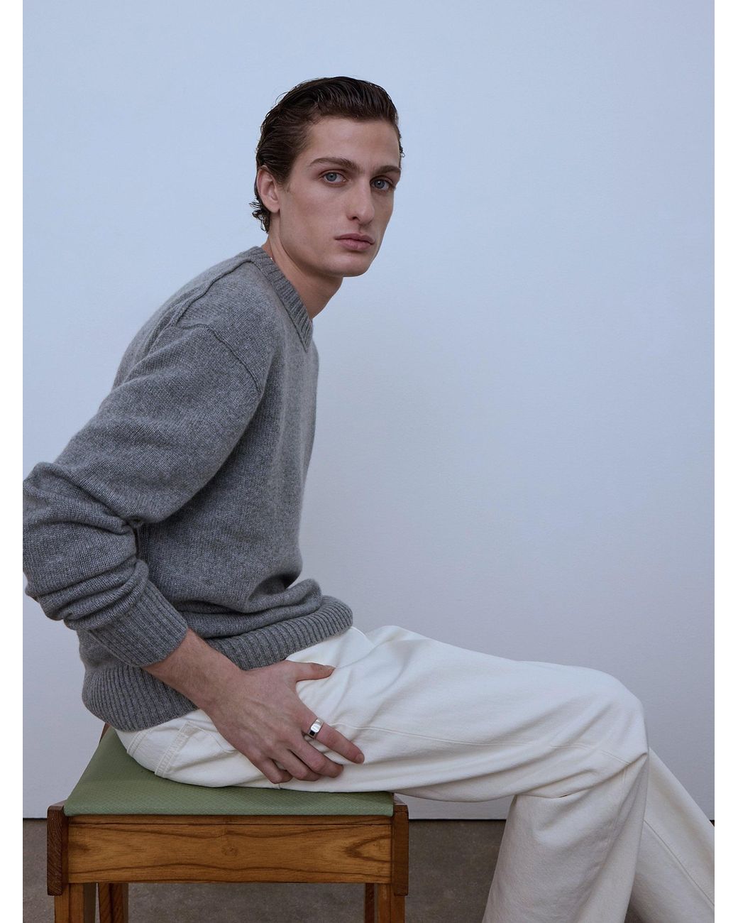 FRAME Gray Cashmere Crewneck Sweater for men