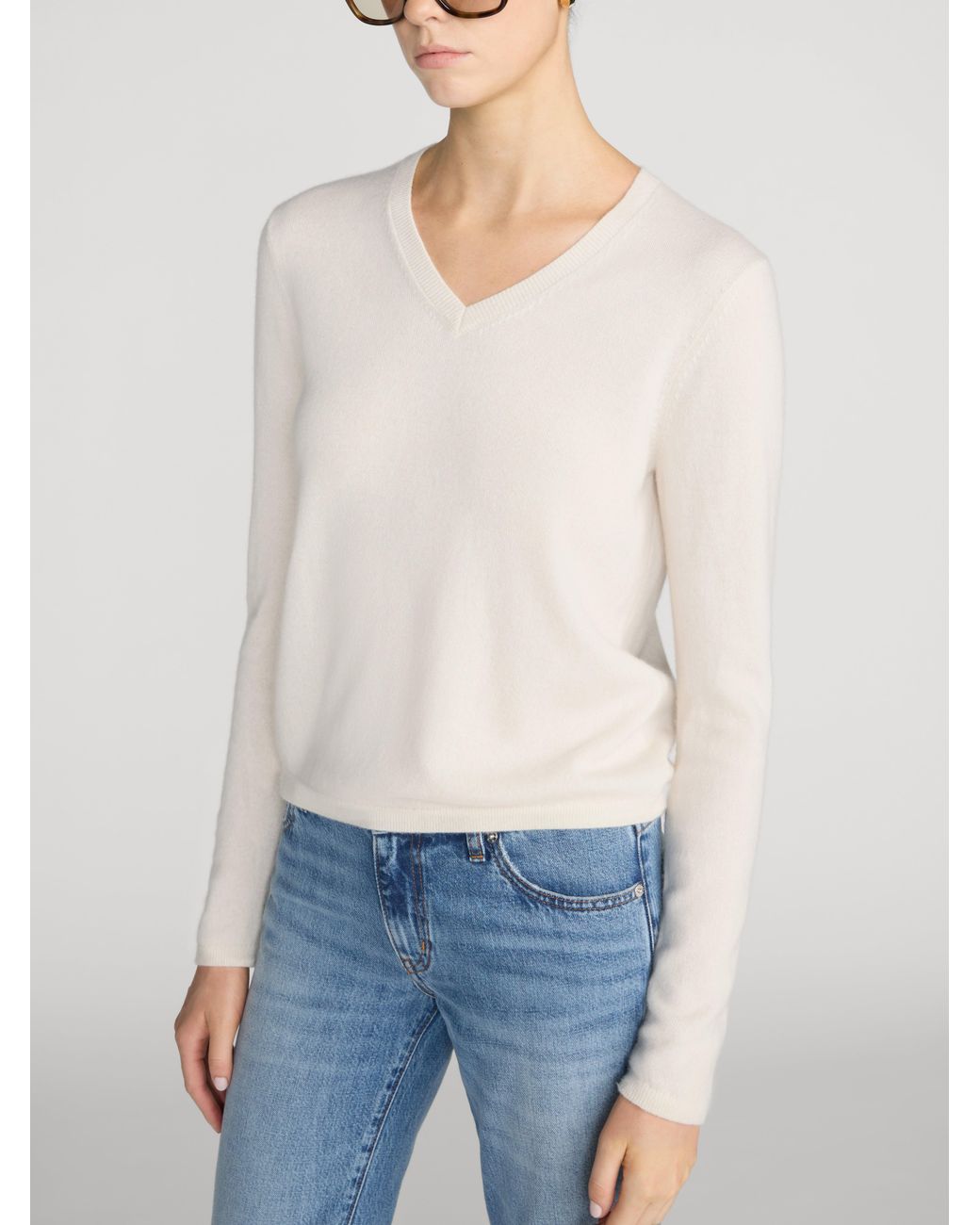 FRAME White The Everyday Cashmere V Neck