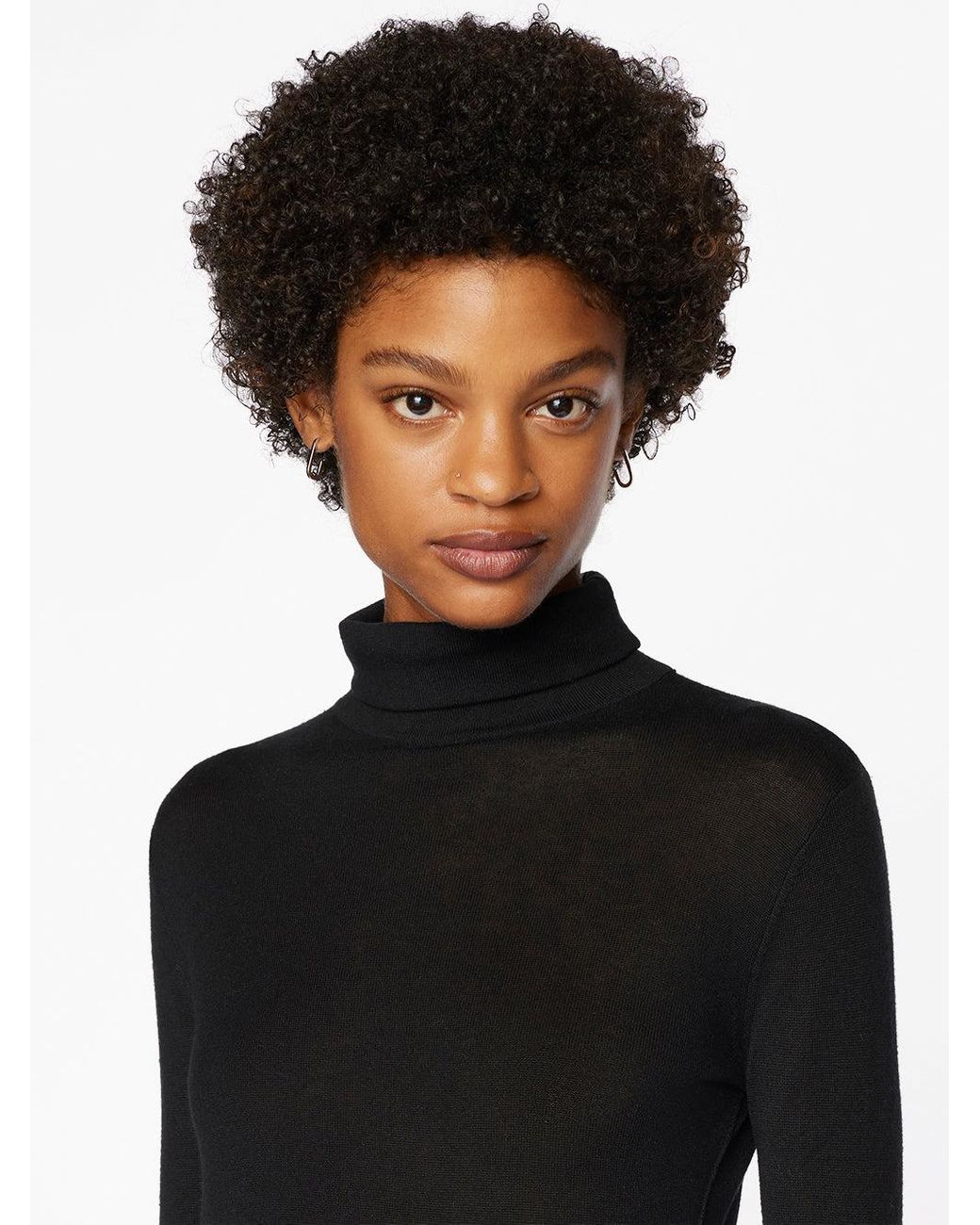 FRAME Refined Turtleneck Sweater in 