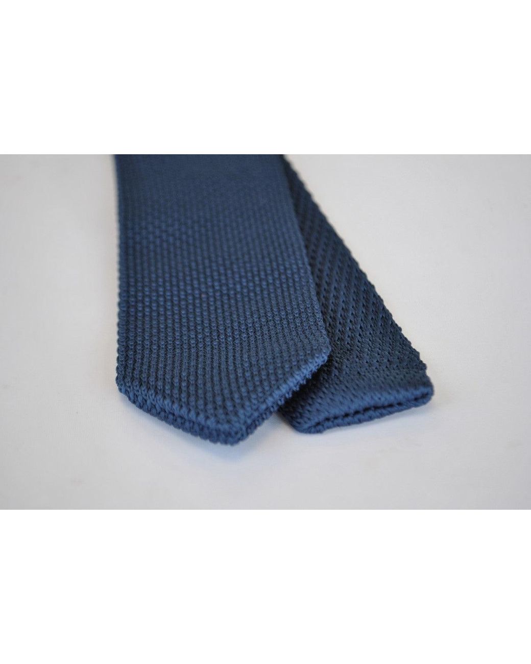 Frederick Thomas navy blue skinny knitted tie with ivory cream tip FT2023 