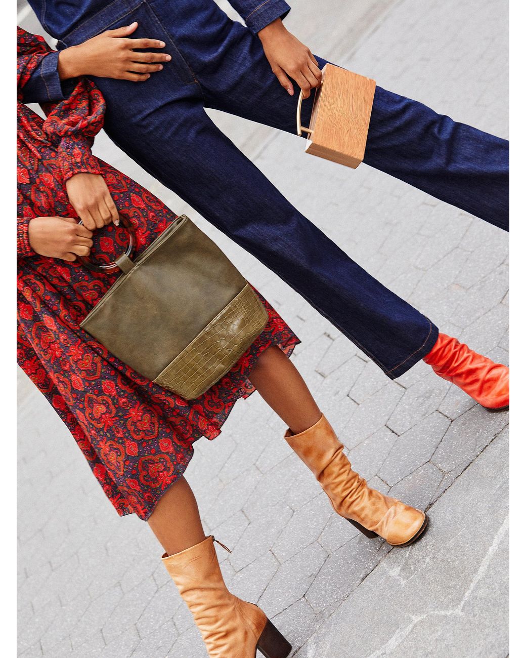 elle block heel boot bone