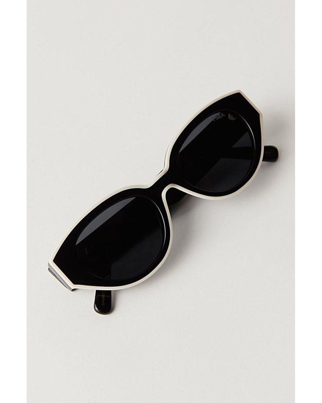 Free People Suki Polarized Cat-Eye Sunglasses in Black | Lyst UK display picture 1