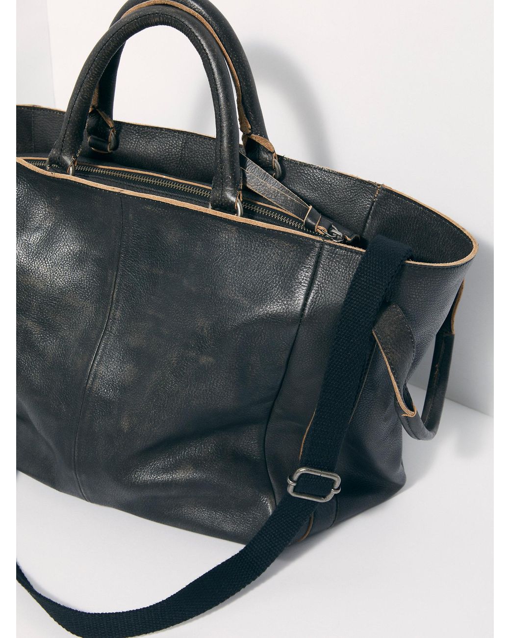 Free People Leslie Leather Tote 2024 www.alhudapk