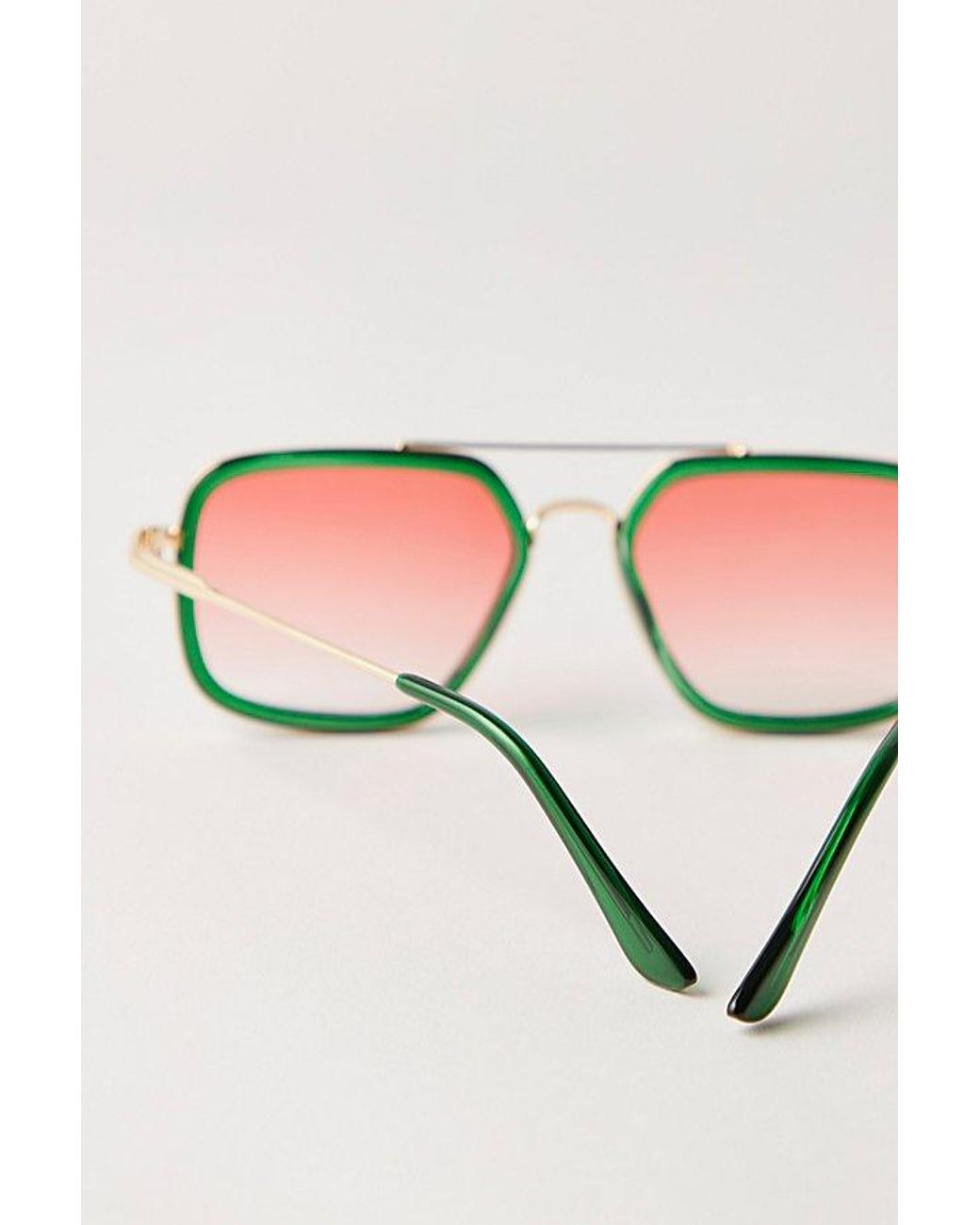 Free People Luna Classic Aviator Sunglasses in Red | Lyst display picture 3