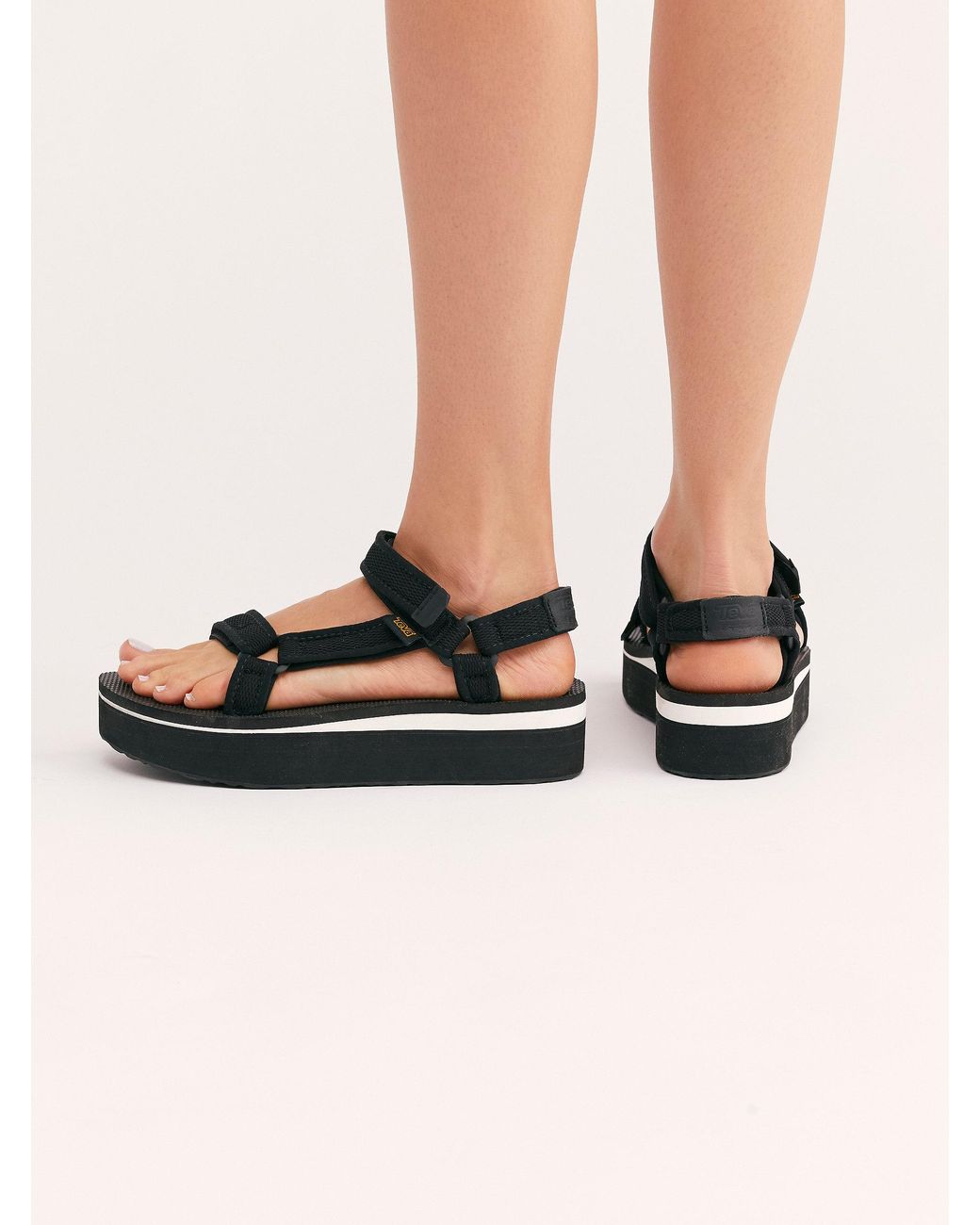 teva flatform universal mesh print