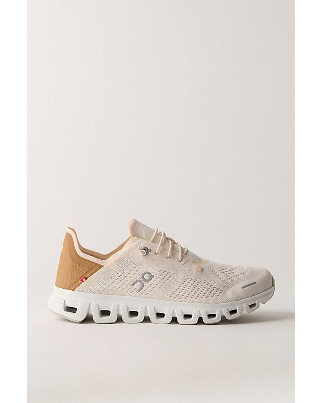 On Shoes Natural Cloud 6 Coast Sneakers