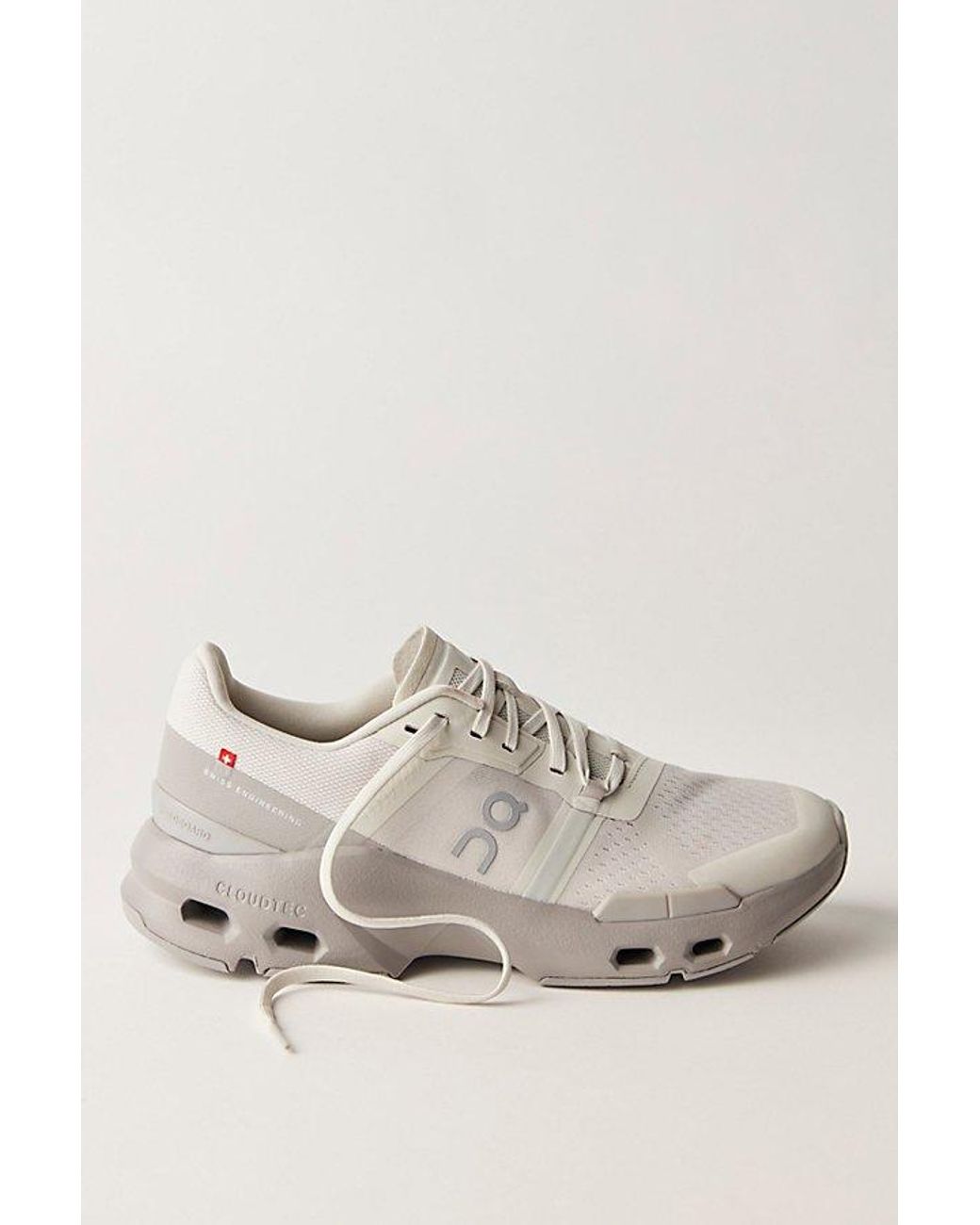 【emmi×On】On x MotivNY Cloudpu On Shoes Cloudpulse X Motiv Ny Sneakers in Gray | Lyst