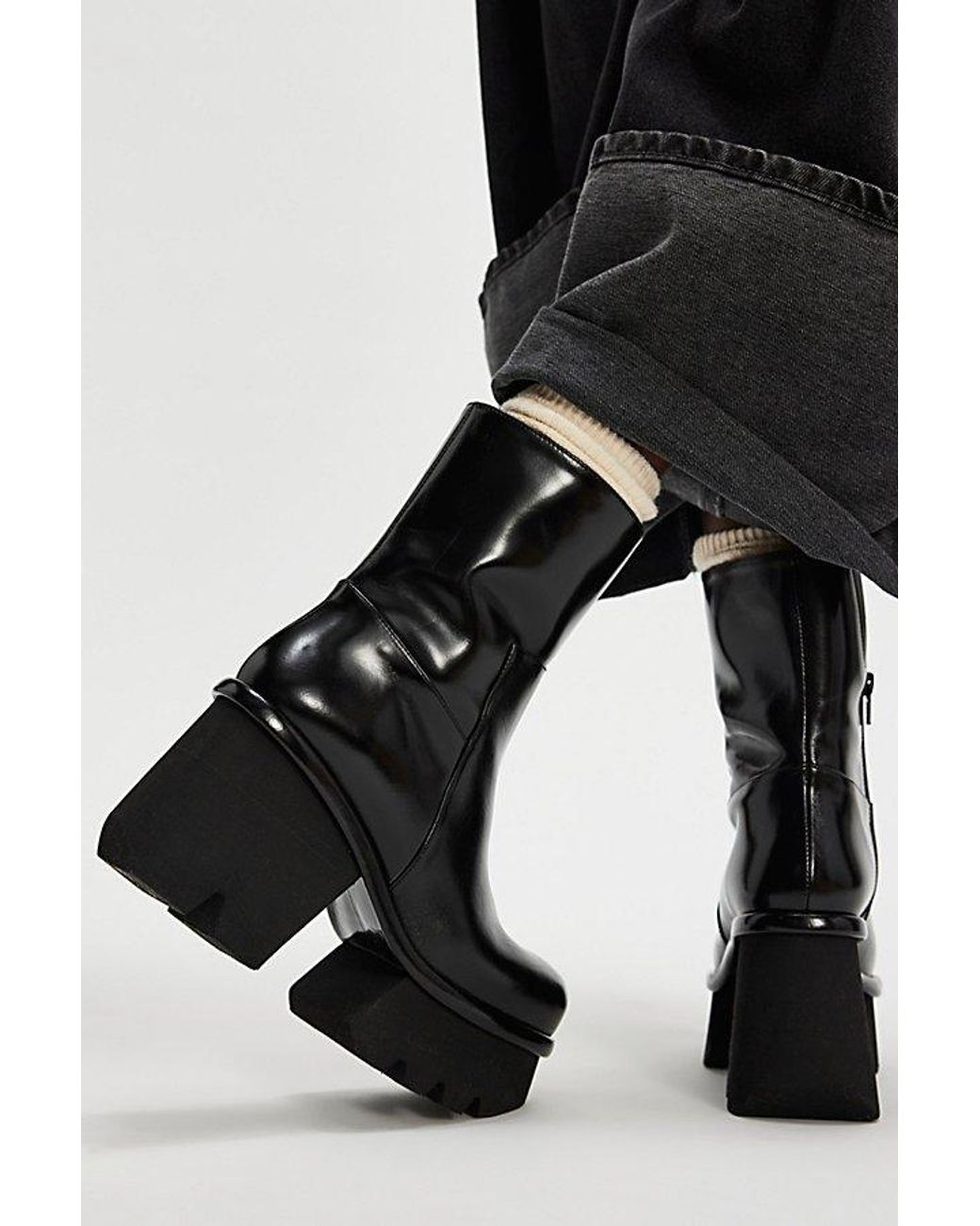 Paloma leather ankle boot deals