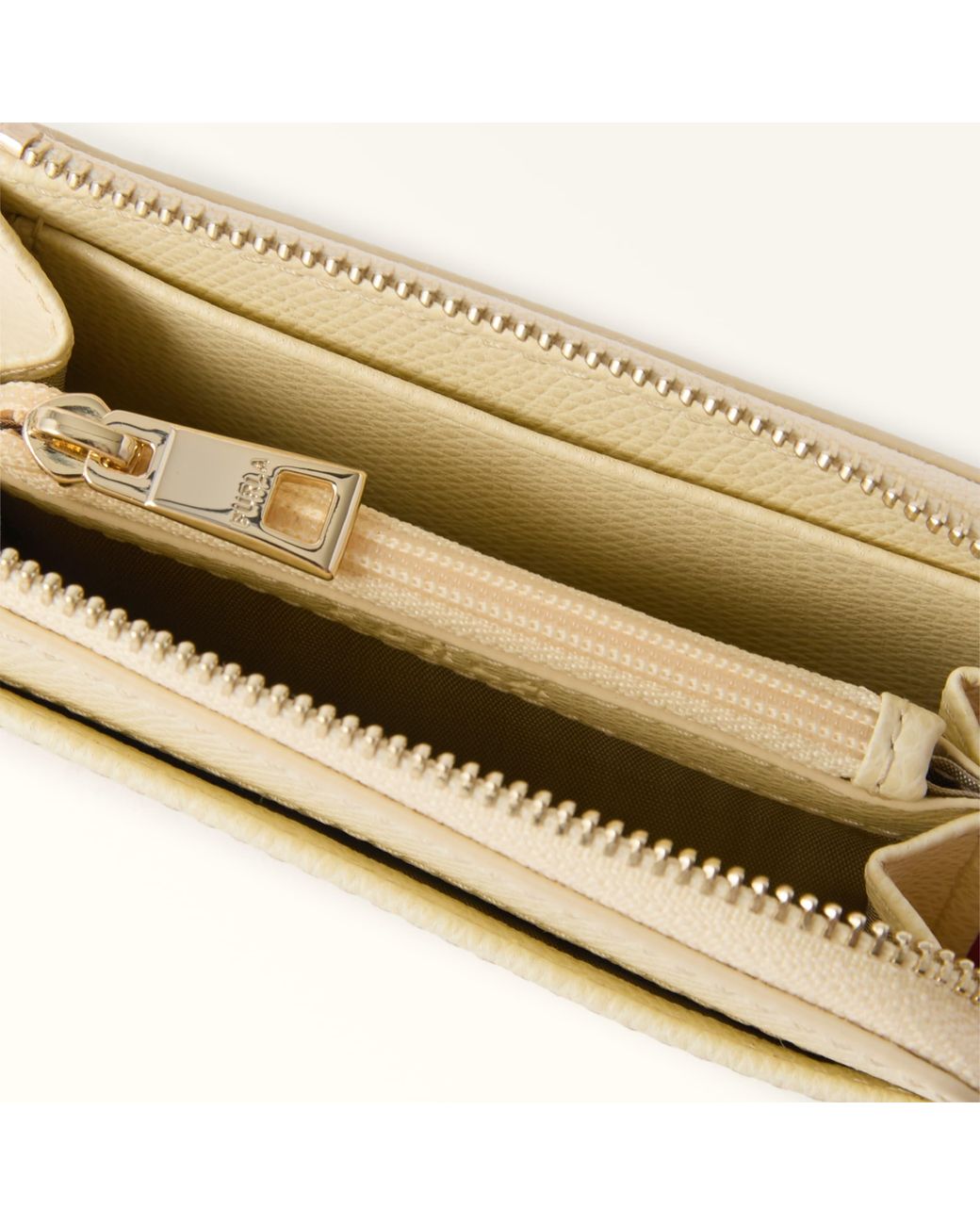 Furla Natural Laura Card Case Cremino Textured Leather