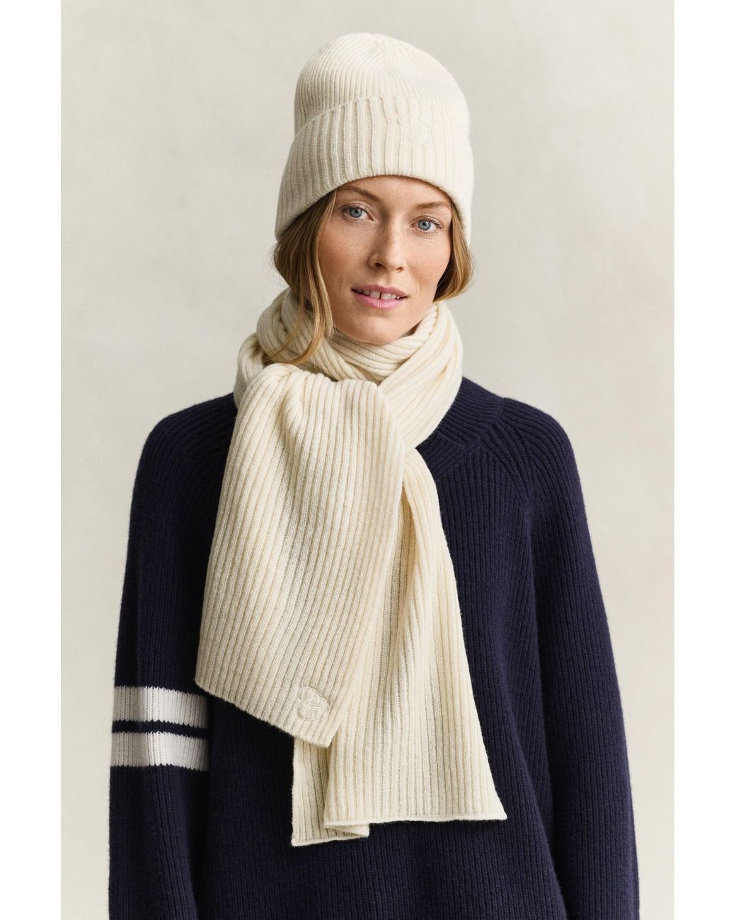 Gant Natural Embroidered Scarf & Beanie Gift Set Cream