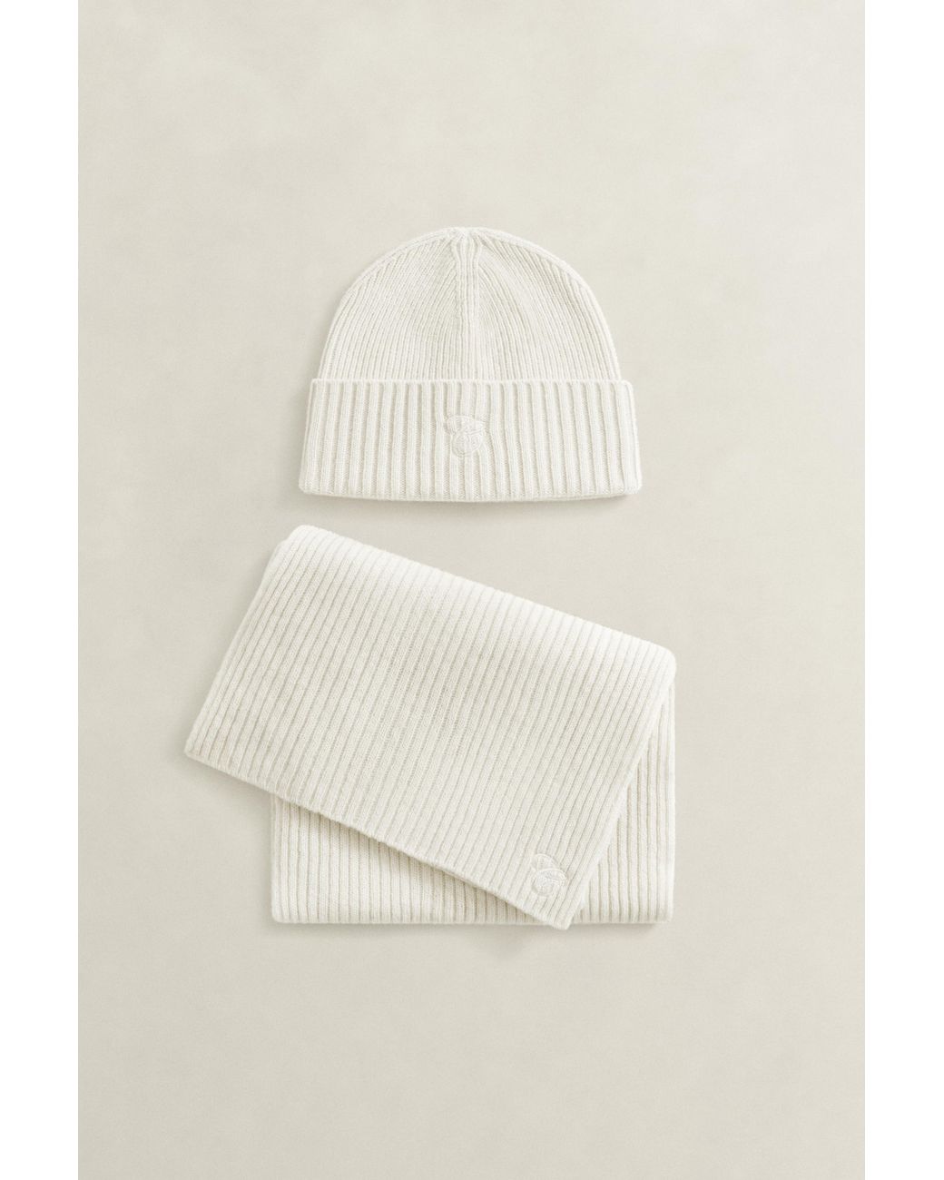 Gant Natural Embroidered Scarf & Beanie Gift Set Cream
