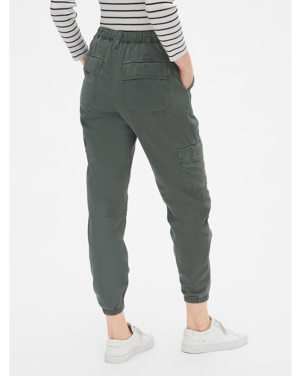 Gap Cotton Girlfriend Cargo Joggers in 