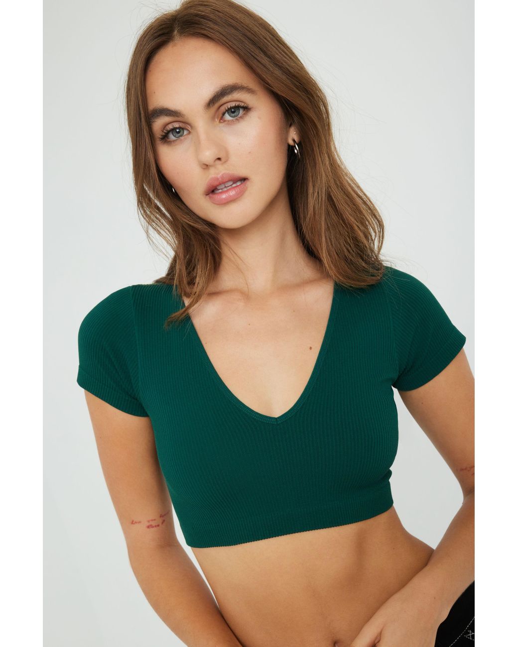 Garage Stacie Seamless Vneck Tee in Green Lyst