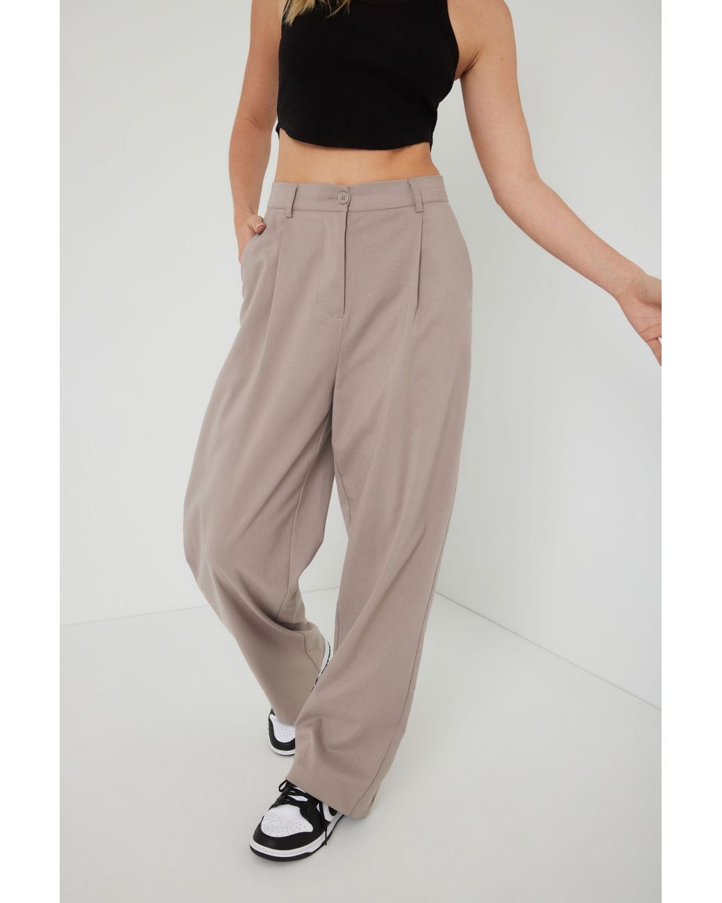 Synthetic Porter Pleated Straight Pants 