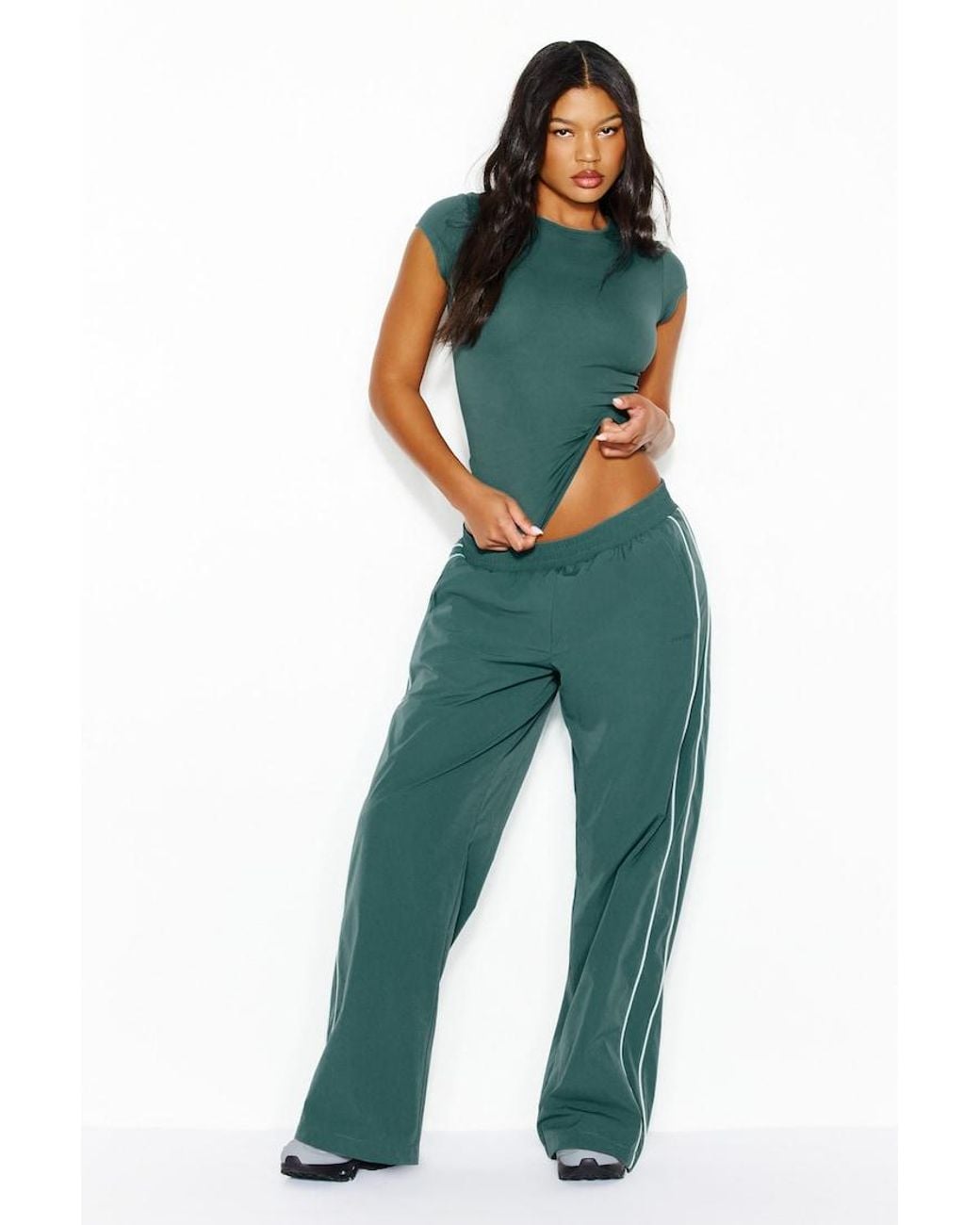 Garage Green Sleek Crewneck T-Shirt